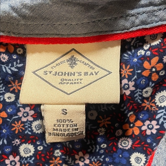 St. John's Bay Navy Floral Cotton Shirt Size Small - Picture 2 of 5